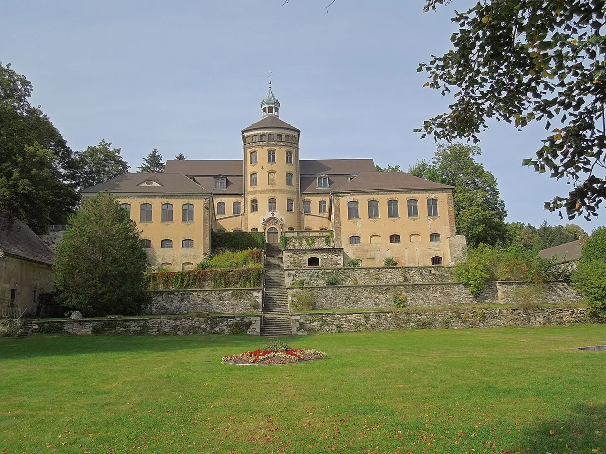 Neues Schloss Hainewalde